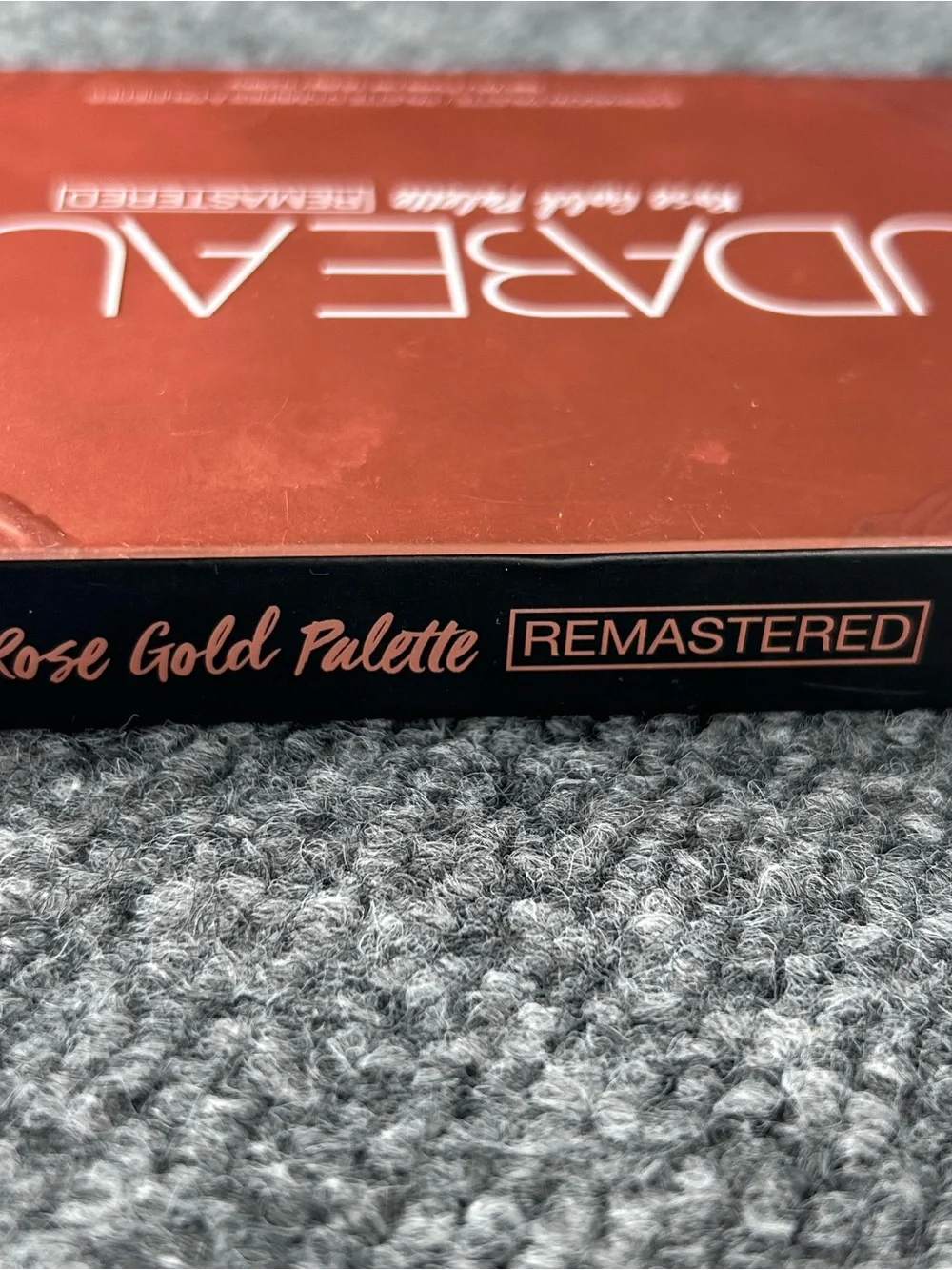Perfect! HUDA BEAUTY Rose Gold REMASTERED Eyeshadow Palette .59oz New in Box